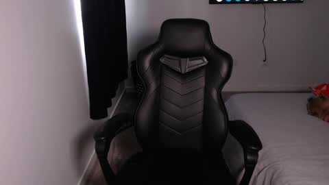 Snapshot of johnafterdark chatting on 01-12-26, 06:57 JAXX online show from 01-12-26, 06:57