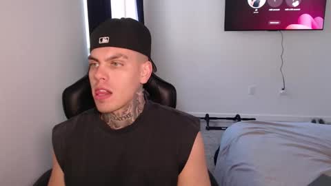 Snapshot of johnafterdark chatting on 01-14-26, 09:31 JAXX online show from 01-14-26, 09:31