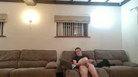 johnathan_stuart33 online show from 05-10-26, 12:49