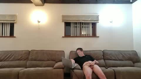 johnathan_stuart33 online show from 06-01-26, 11:39