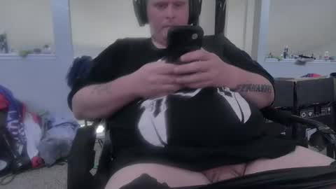 johnfernandez784 online show from 07-12-26, 10:39