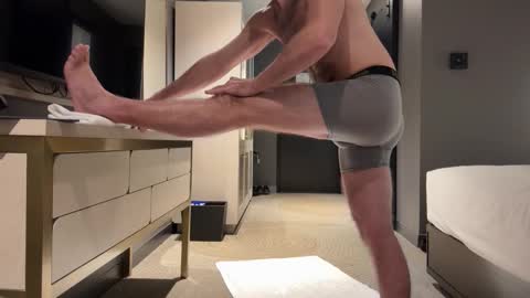 Snapshot of johnfitzzzzz chatting on 10-21-25, 08:26 J online show from 10-21-25, 08:26