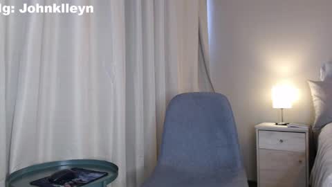 Snapshot of johnklleyn chatting on 04-25-26, 07:00 john online show from 04-25-26, 07:00