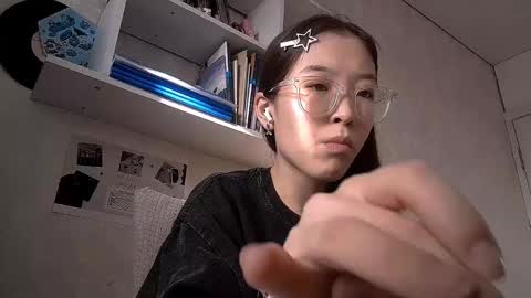 Snapshot of johnmerli chatting on 11-29-25, 08:39 Molly online show from 11-29-25, 08:39