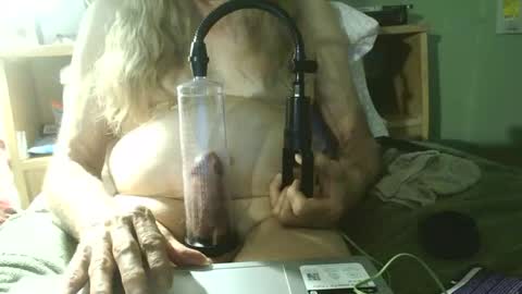johnnieq1971 online show from 05-28-26, 02:42