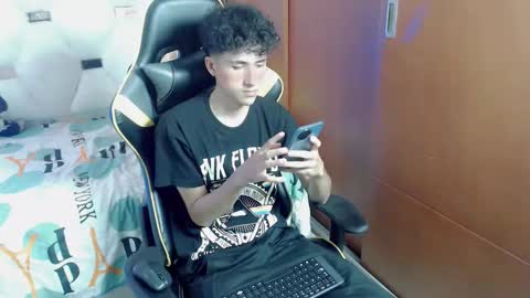 johnny_cagee online show from 11-18-25, 03:34