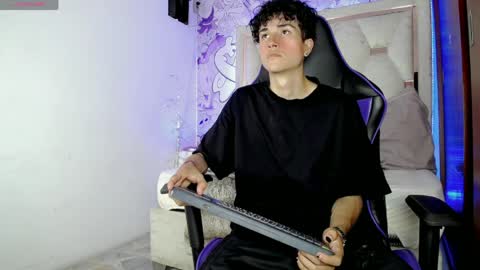 johnny_cagee online show from 04-13-26, 04:07