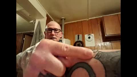 Snapshot of johnnyanubis chatting on 03-04-26, 12:38 Master online show from 03-04-26, 12:38