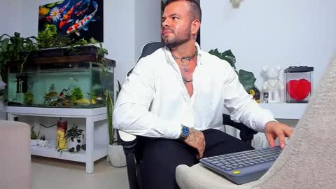 JOHNNY online show from 11-07-25, 02:11