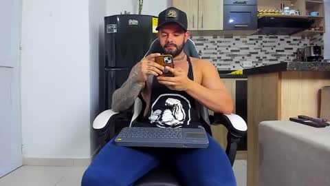 JOHNNY online show from 11-30-25, 12:36