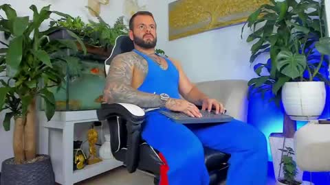 Snapshot of johnnygrayson_ chatting on 04-29-26, 11:11 JOHNNY online show from 04-29-26, 11:11