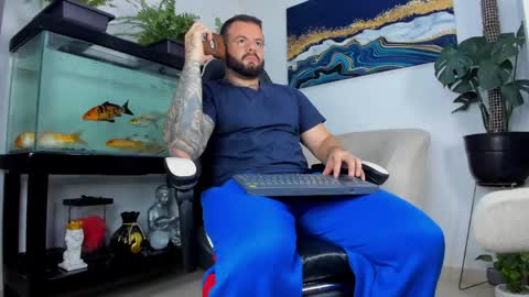 Snapshot of johnnygrayson_ chatting on 05-31-26, 01:14 JOHNNY online show from 05-31-26, 01:14
