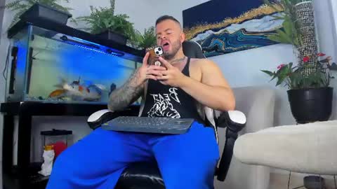 JOHNNY online show from 06-12-26, 01:59