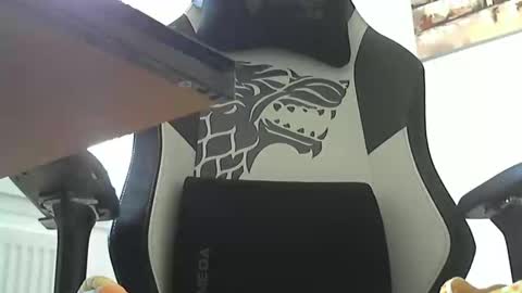 Johnnyscum80 online show from 11-12-25, 09:53