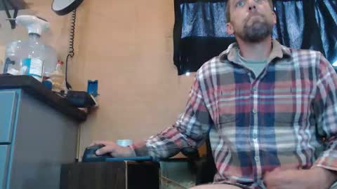 Snapshot of johnplayer23 chatting on 04-20-26, 02:31 johnplayer23 online show from 04-20-26, 02:31