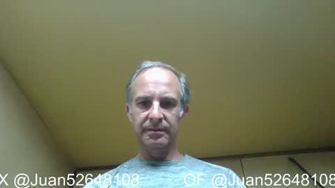 Snapshot of johnq_23 chatting on 01-06-26, 04:00 John online show from 01-06-26, 04:00