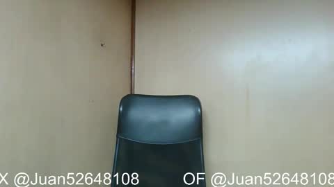 Snapshot of johnq_23 chatting on 02-13-26, 04:25 John online show from 02-13-26, 04:25