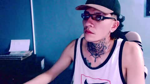 johnsonisaac94  online show from 12-22-24, 05:01