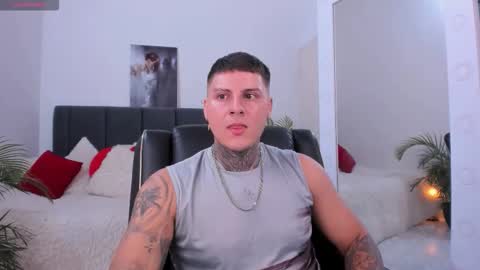 Johny online show from 10-25-25, 06:46