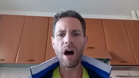 Snapshot of jojo19844 chatting on 11-05-25, 11:43 jojo19844 online show from 11-05-25, 11:43