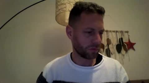 Snapshot of jojo19844 chatting on 12-14-25, 09:52 jojo19844 online show from 12-14-25, 09:52