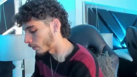 Snapshot of jojobraando chatting on 12-02-25, 12:27 jojobraando online show from 12-02-25, 12:27