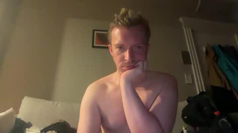 Snapshot of jojohalloran64 chatting on 05-15-26, 01:01 jojohalloran64 online show from 05-15-26, 01:01