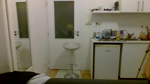 Snapshot of jolanci chatting on 12-13-25, 11:43 Silvania online show from 12-13-25, 11:43