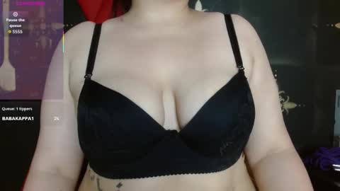 Snapshot of jolie_collette chatting on 12-22-25, 02:58 Jolie online show from 12-22-25, 02:58