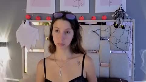 jolie_lov online show from 10-11-25, 01:42