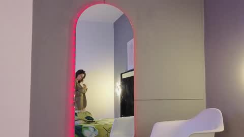 Snapshot of jolie_lov chatting on 02-19-26, 02:57 jolie_lov online show from 02-19-26, 02:57