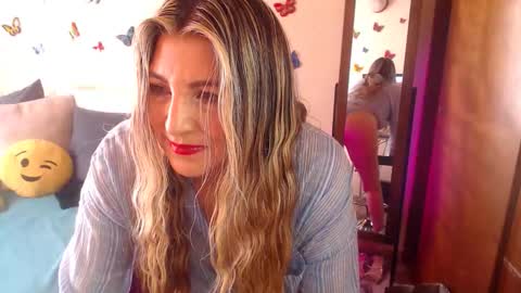 Jolie Mature online show from 10-16-25, 09:05