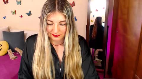 Jolie Mature online show from 12-18-25, 08:15