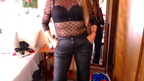 Snapshot of jolie_mature_ chatting on 05-08-26, 07:41 Jolie Mature online show from 05-08-26, 07:41