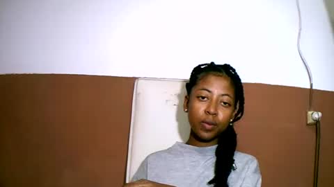 joliekah27 online show from 02-15-25, 04:03