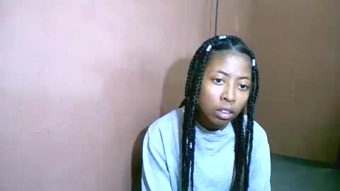 joliekah27 online show from 02-26-25, 06:43