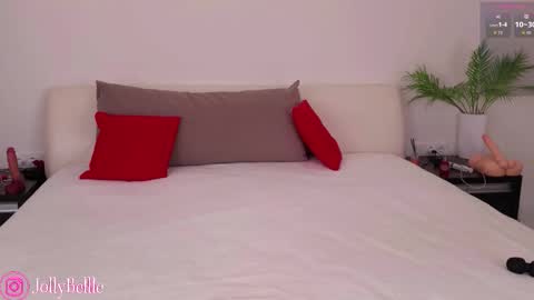 Snapshot of jollly_belle chatting on 10-01-25, 01:11 Belle online show from 10-01-25, 01:11