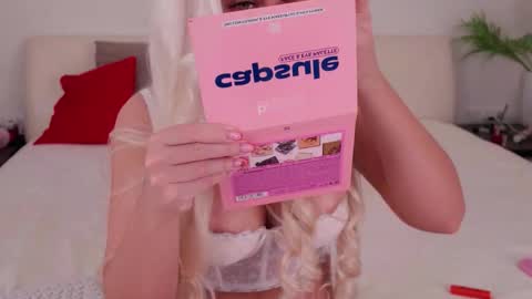 Snapshot of jollly_belle chatting on 10-09-25, 01:25 Belle online show from 10-09-25, 01:25