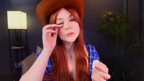 Snapshot of jolly_bean chatting on 05-14-26, 03:24 Polly online show from 05-14-26, 03:24