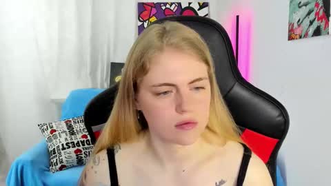 Snapshot of jolly_doll_ chatting on 06-06-26, 04:39 Jolly online show from 06-06-26, 04:39