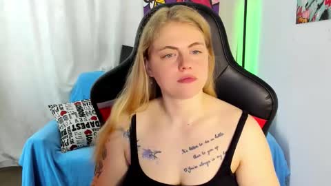 Snapshot of jolly_doll_ chatting on 06-09-26, 03:07 Jolly online show from 06-09-26, 03:07