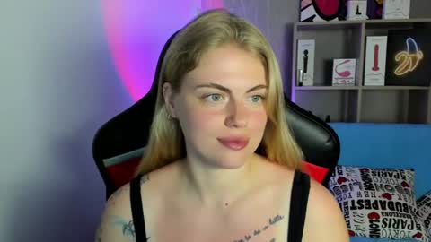 Snapshot of jolly_doll_ chatting on 06-16-26, 05:43 Jolly online show from 06-16-26, 05:43