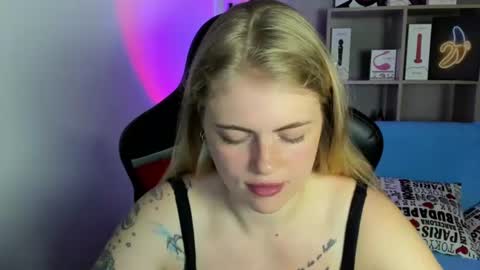 Snapshot of jolly_doll_ chatting on 06-17-26, 02:58 Jolly online show from 06-17-26, 02:58