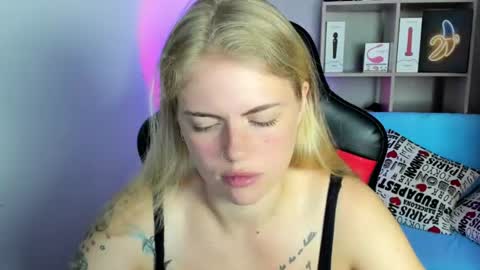 Snapshot of jolly_doll_ chatting on 07-07-26, 02:58 Jolly online show from 07-07-26, 02:58