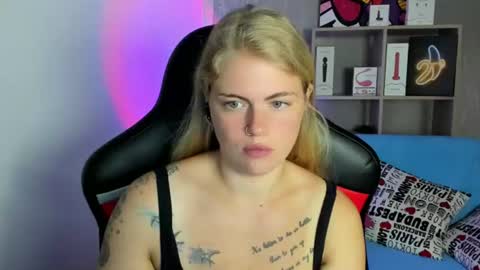 Snapshot of jolly_doll_ chatting on 07-14-26, 03:00 Jolly online show from 07-14-26, 03:00