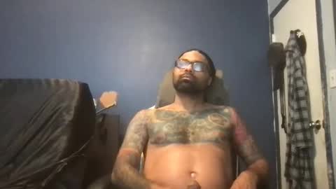 Snapshot of jon2h6k chatting on 04-20-26, 01:19 jon2h6k online show from 04-20-26, 01:19