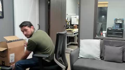 Snapshot of jonadams805 chatting on 10-31-25, 01:50 jonadams805 online show from 10-31-25, 01:50