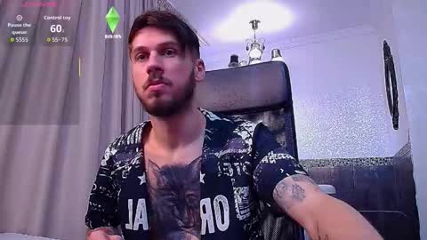 Snapshot of jonahshaw chatting on 09-11-25, 06:24 JonahShaw online show from 09-11-25, 06:24