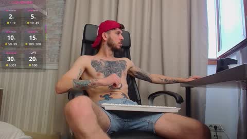 Snapshot of jonahshaw chatting on 09-12-25, 06:02 JonahShaw online show from 09-12-25, 06:02