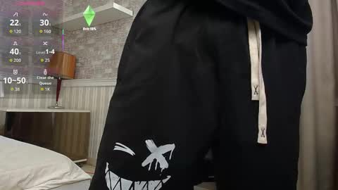 Snapshot of jonahshaw chatting on 09-18-25, 04:58 JonahShaw online show from 09-18-25, 04:58